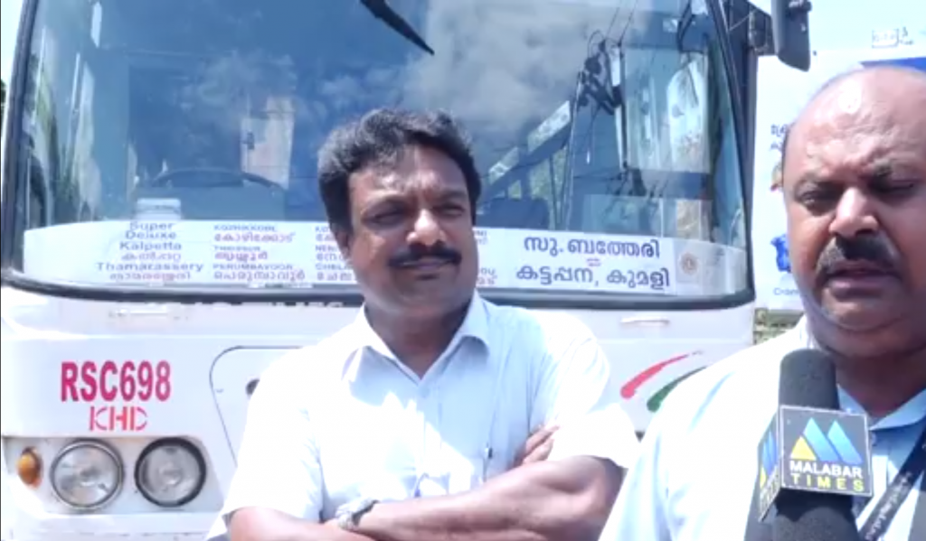 ksrtc attacked at chenakkal