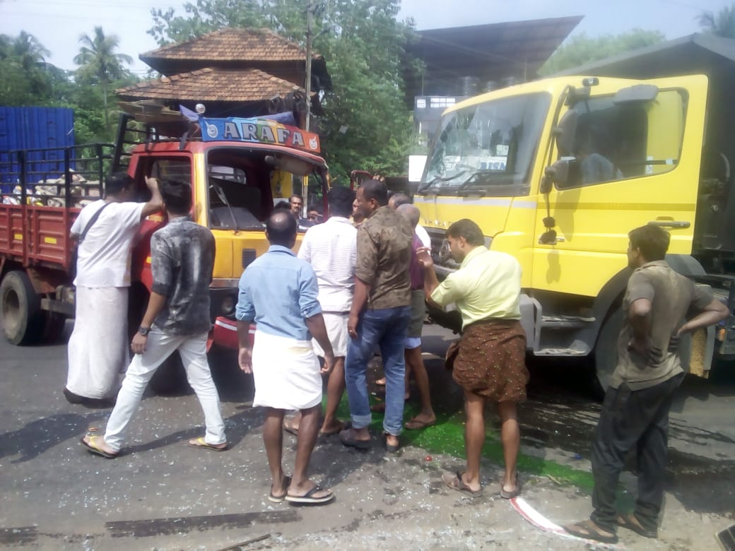 kavumpuram-truck accident