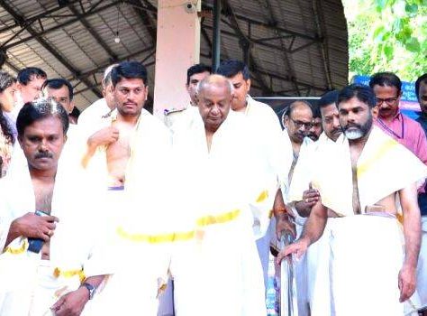 h-d-devegowda-kadampuzha