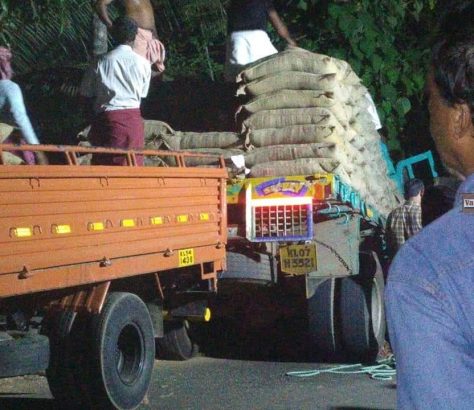 kadampuzha-lorry