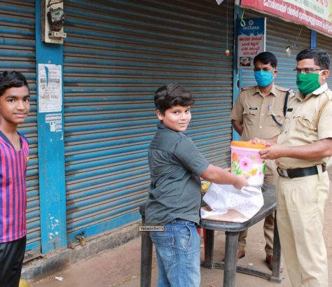 lockdown-painkannur-police-water