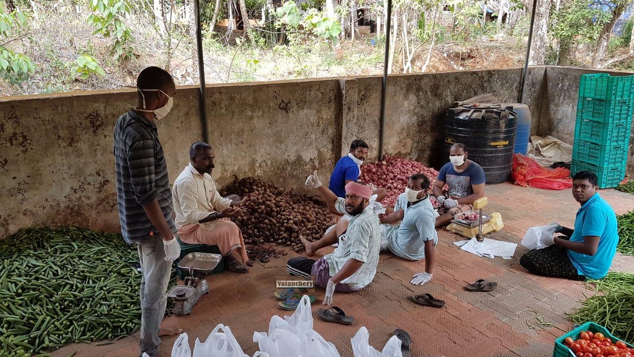 yuva-chethana-thazhe-angadi-kit