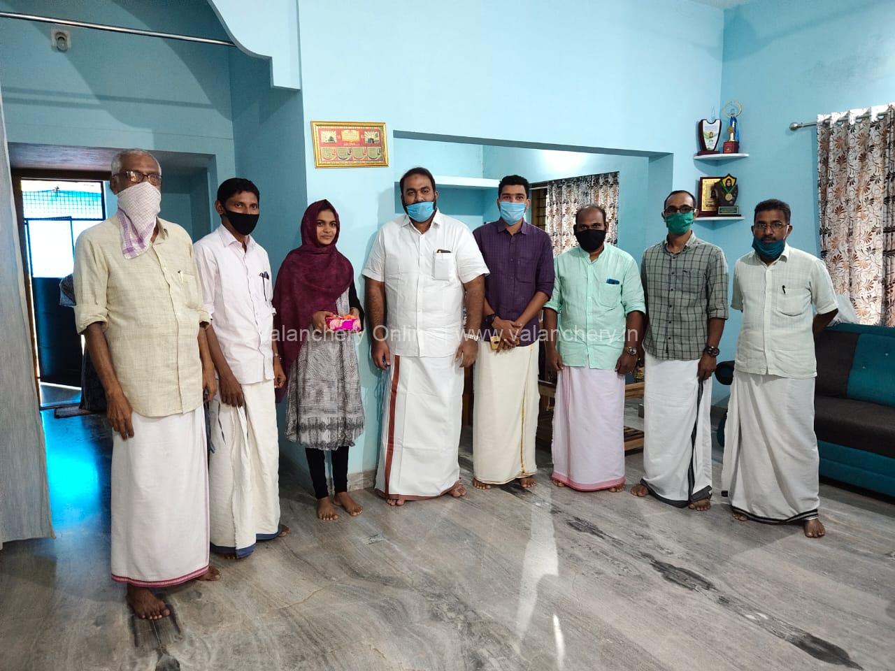 congress-thazhe-angadi-hasna