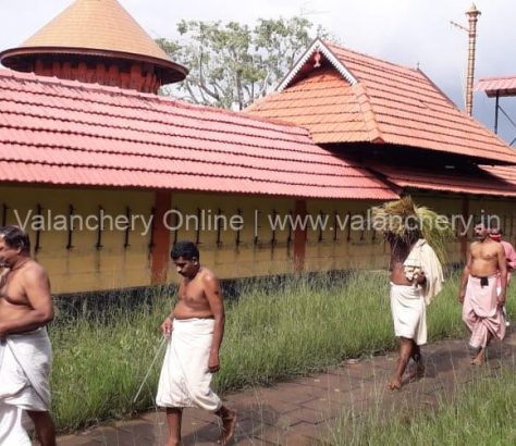 niraputhari-vaikathoor-temple