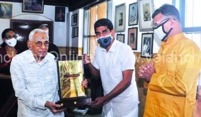 kp-namboothiri-award-pk-warrier