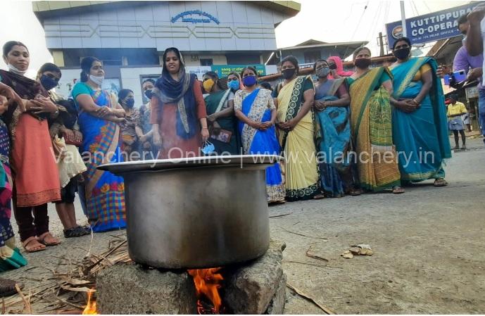 gas-kuttippuram-mahila-congress