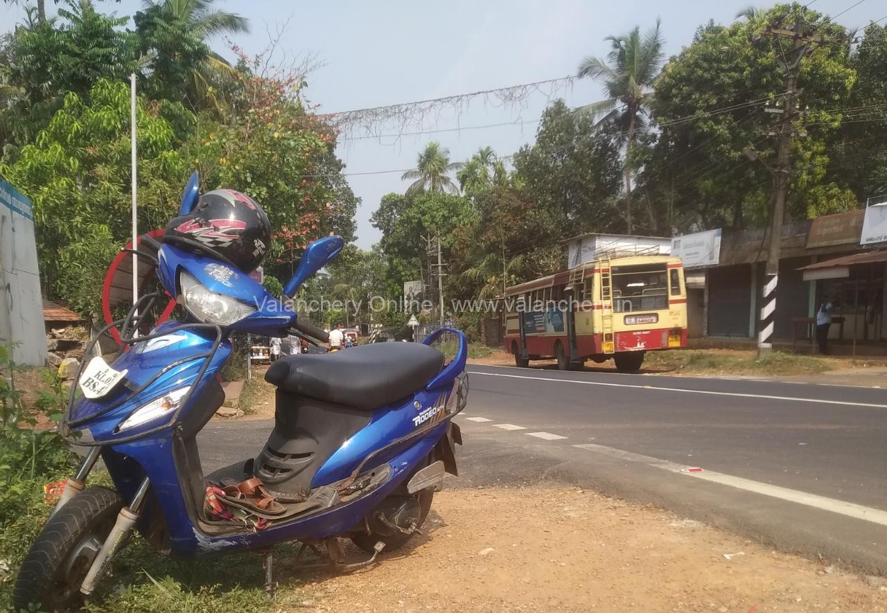 abudhabipadi-scooter-bus-accident