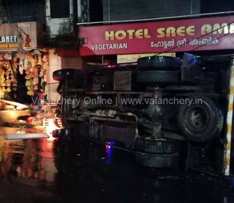valanchery-accident-lorry