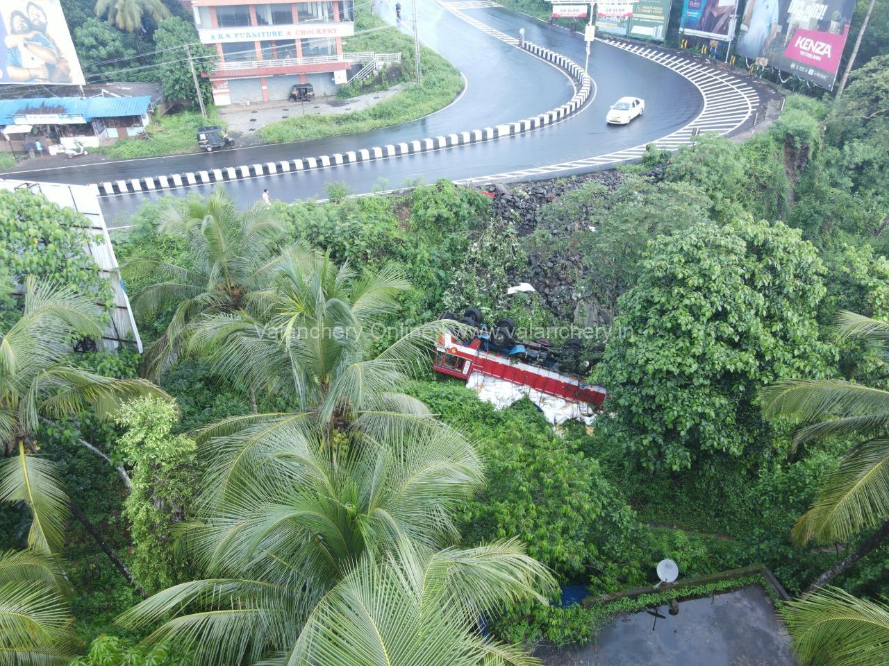 vattappara-lorry-cliff-accident
