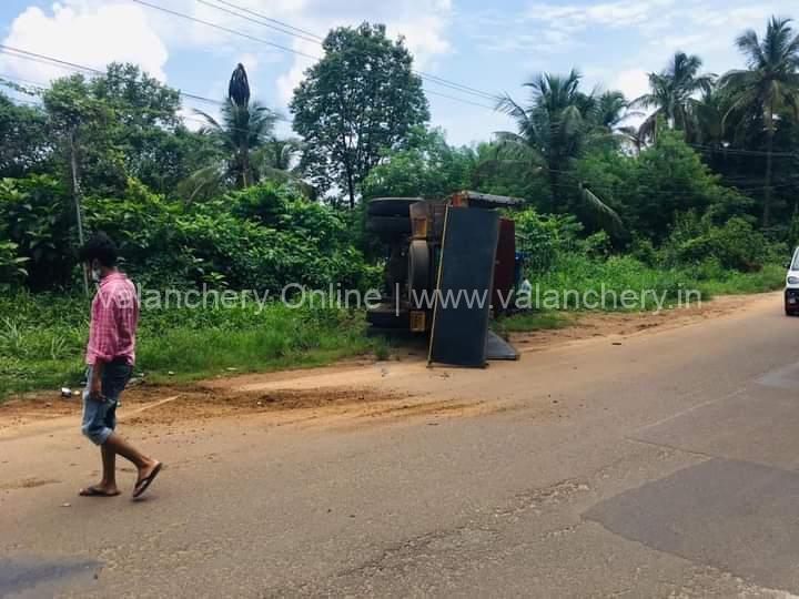 lorry-vengad-accident