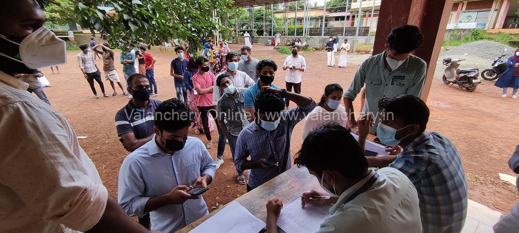 athavanad-students-vacination