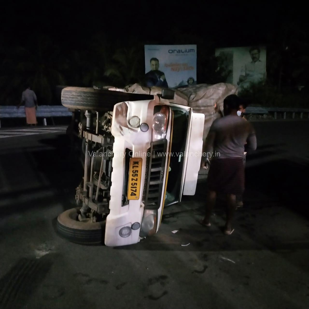 pickup-vattappara-accident