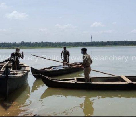 sand-mining-boat-police