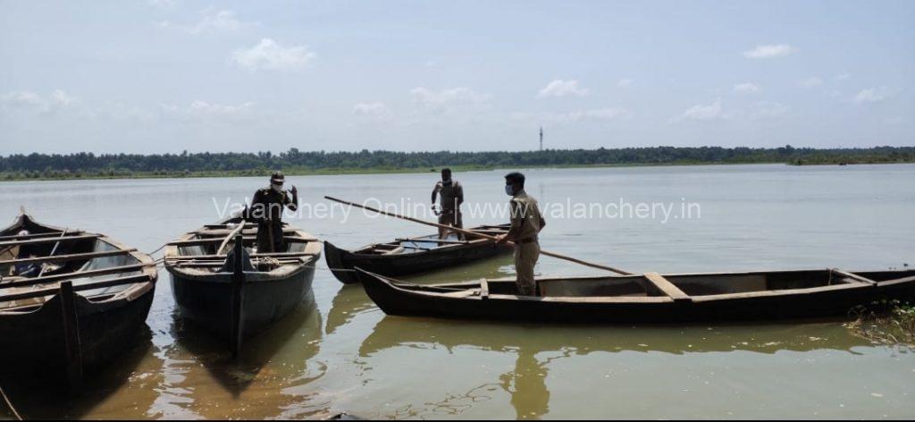 sand-mining-boat-police