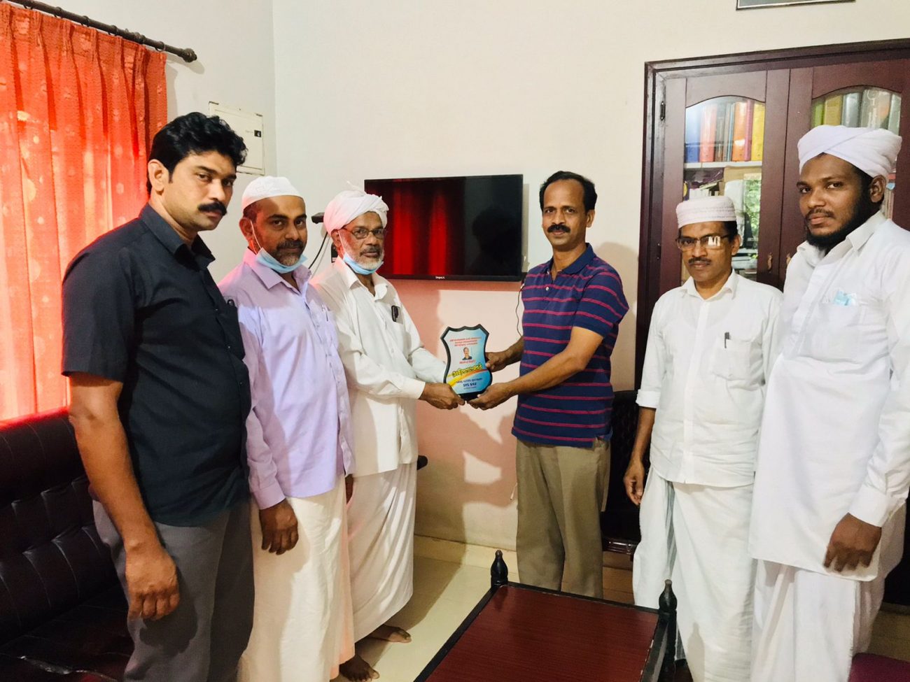Muslim-jama-at_felicitate-kavumpuram
