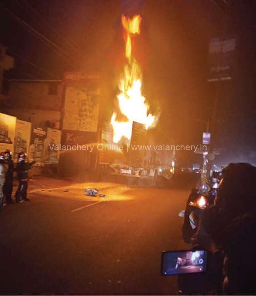 parcel-truck-fire-kottakkal