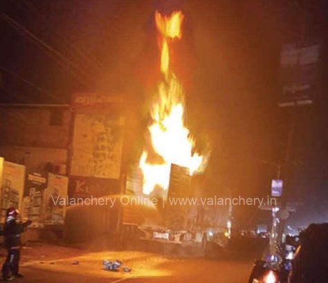 parcel-truck-fire-kottakkal