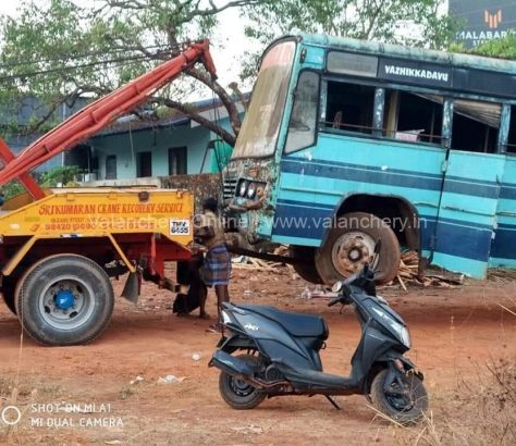 abandoned-bus-palathara