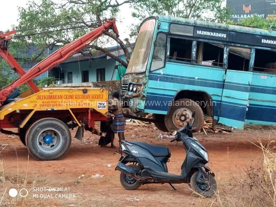 abandoned-bus-palathara