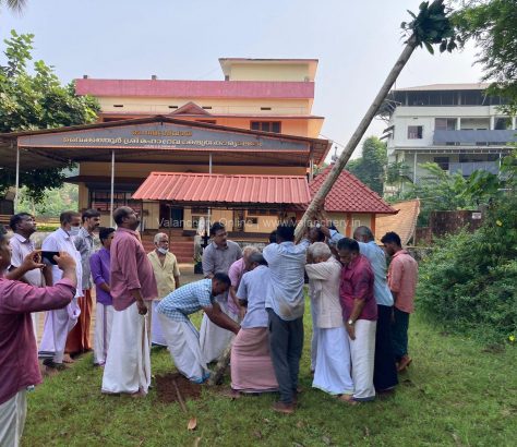 vaikathoor-fest-pole-fixing