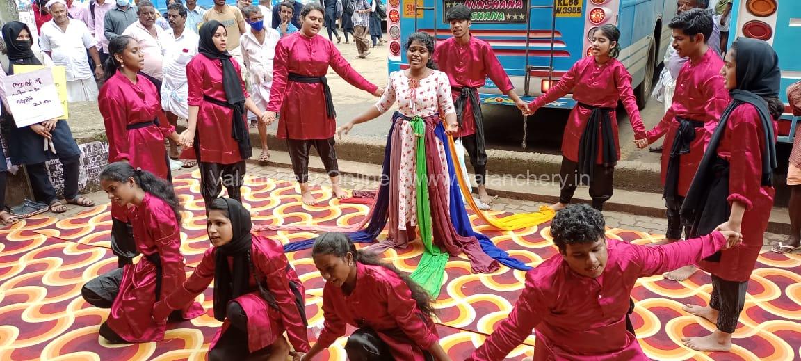 street-drama-valanchery-kvm