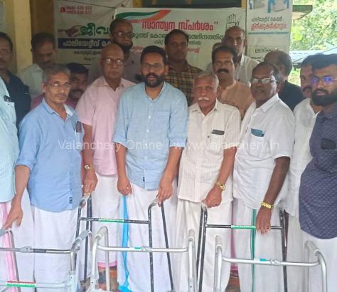 youth-congress-irimbiliyam-donation