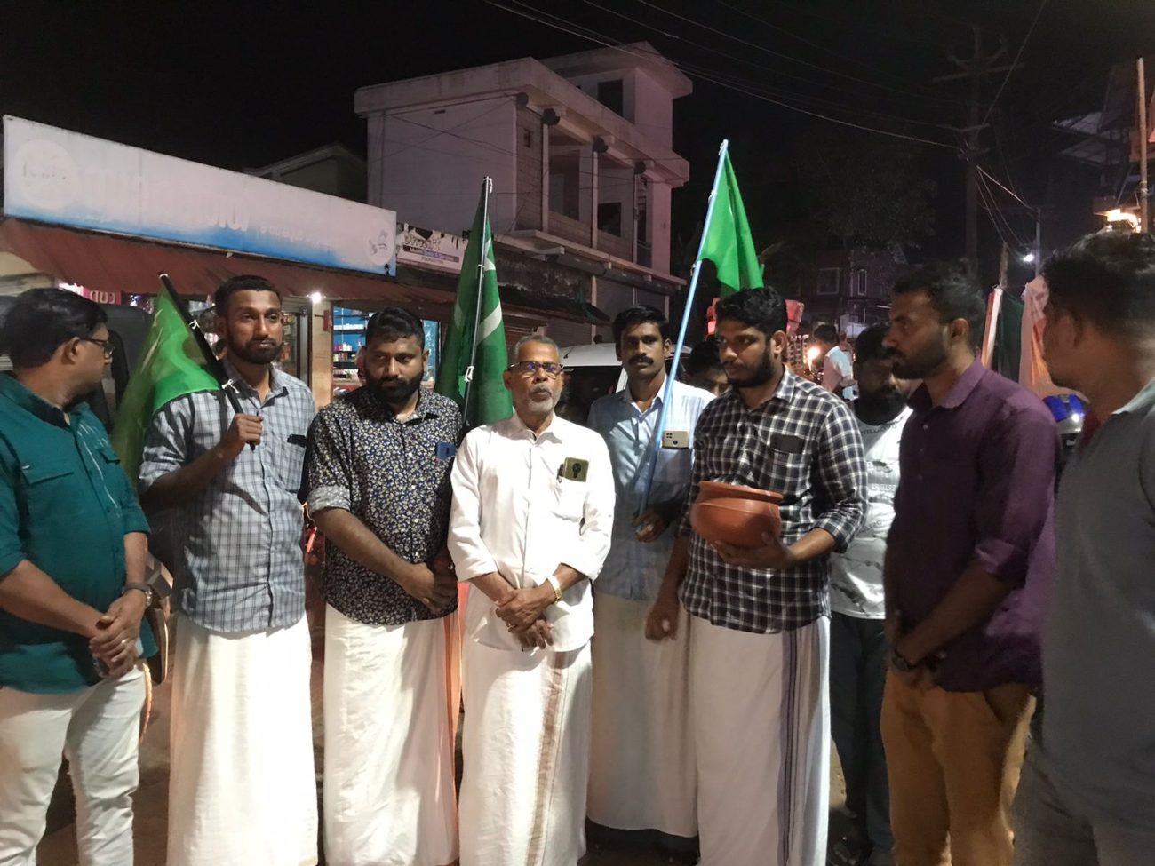 youth-league-pookattiri-protest