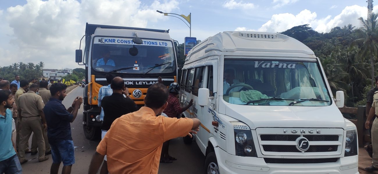 kuttippuram-overbridge-accident