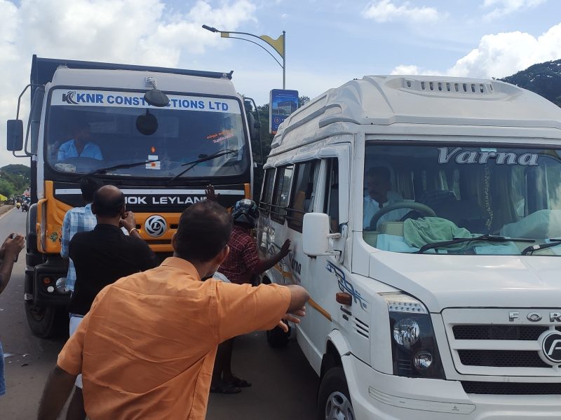 kuttippuram-overbridge-accident