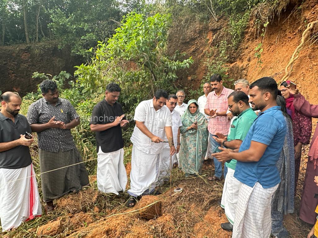 Vellimankunnu-anganwadi-stone