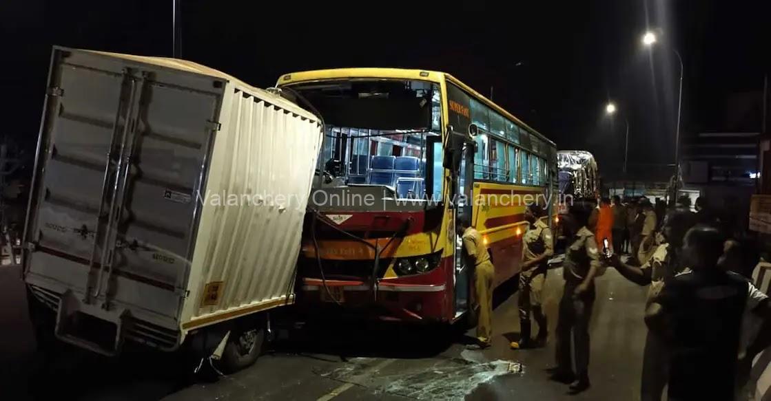 ksrtc-swift-edappal-accident