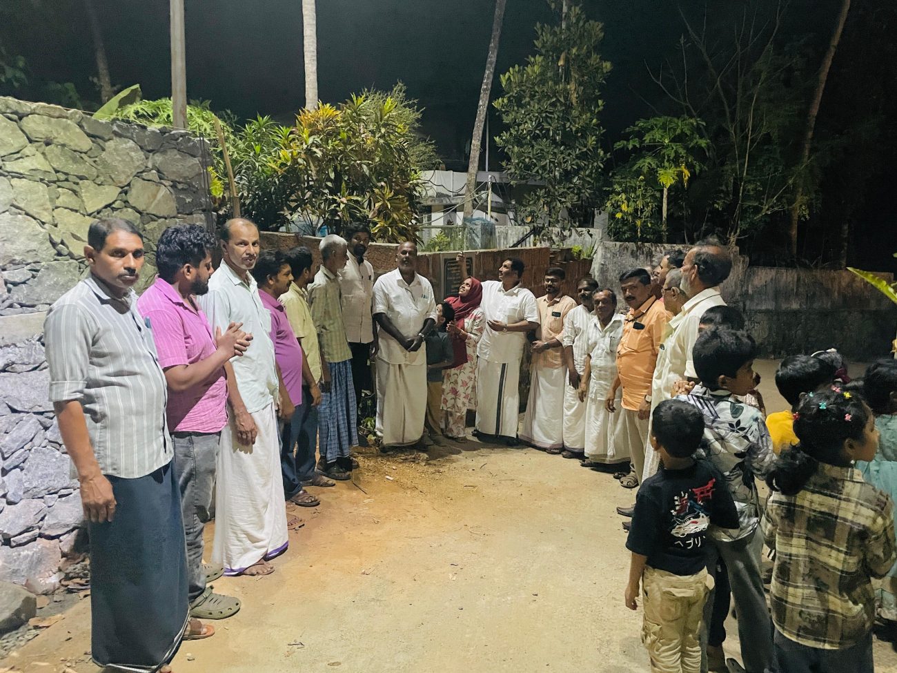 solar-mini-mast-light-moochikkal