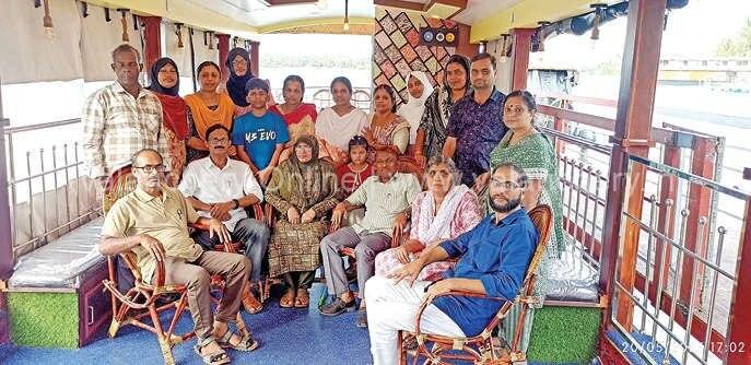 farewell-marakkara-sathi-teacher