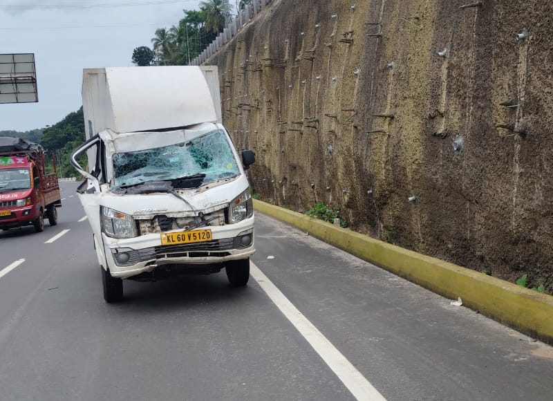 moodal-accident-parcel-van