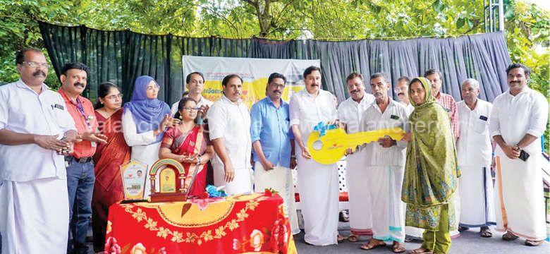 irimbiliyam-nss-house-key-handover