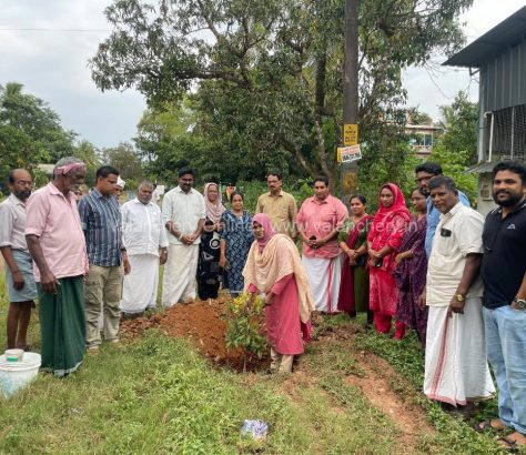 Woman-for-tree-valanchery-sep-2026